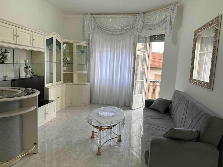 Casa Eleonora: A 5 Min Dal Mare + Free Parking Apartment Ventimiglia Exterior photo